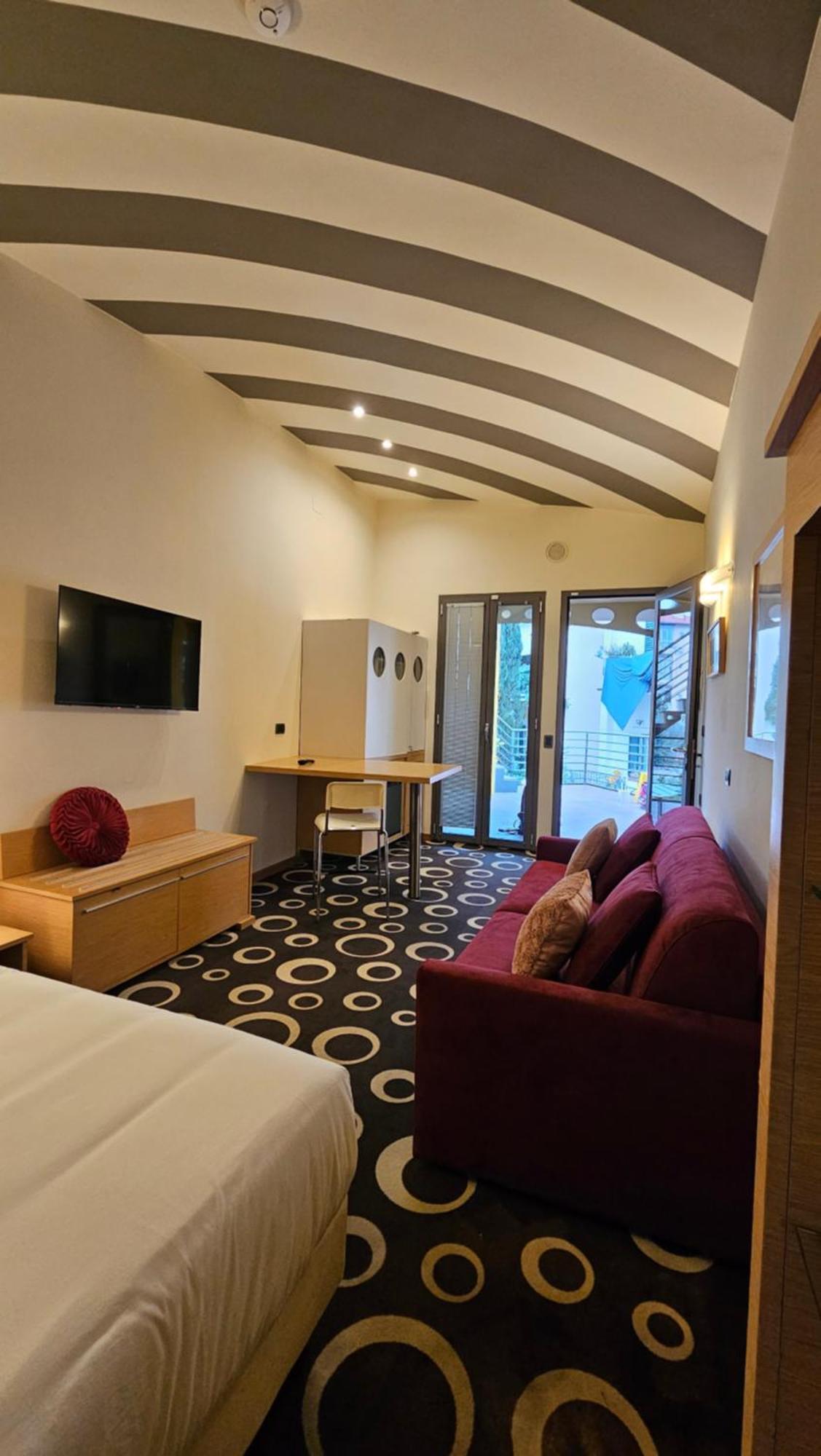 Select Executive Residence Флоренция Екстериор снимка